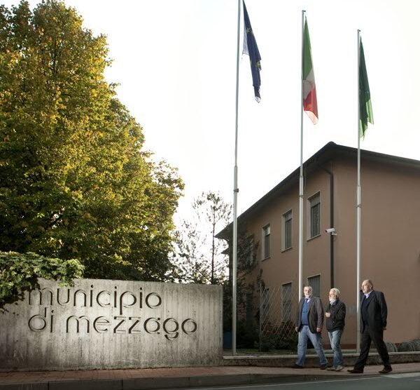 Il municipio di Mezzago