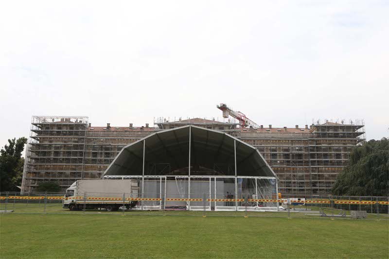 Monza, la tensostruttura che ospiterà l’evento in Villa reale