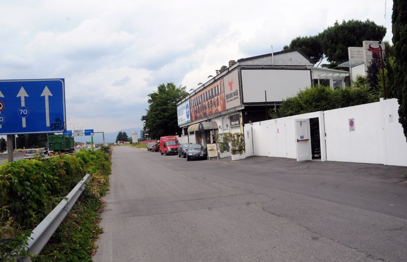 Carate, via Della Valle teatro di incidenti