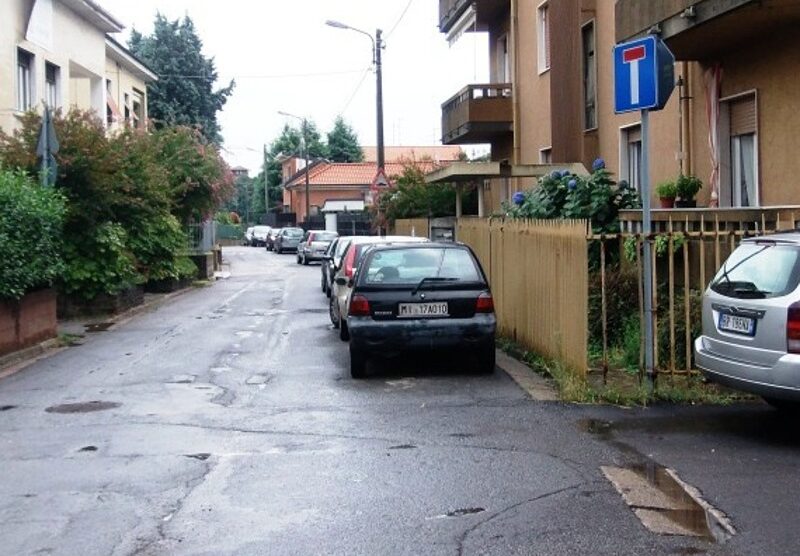 La via Veneto presa di mira dai soliti ignoti.