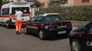Monza, soccorsi e carabinieri