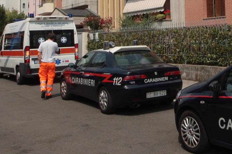 Monza, soccorsi e carabinieri