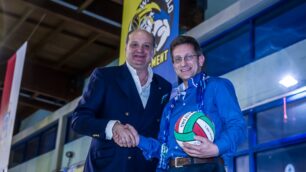 Pallanuoto e hockey Monza, la stretta di mano tra i presidenti (foto brunorosa2014)