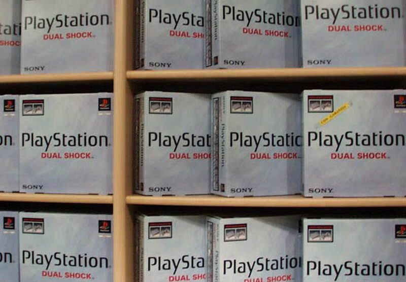 Nasconde la droga nella scatola della Playstation