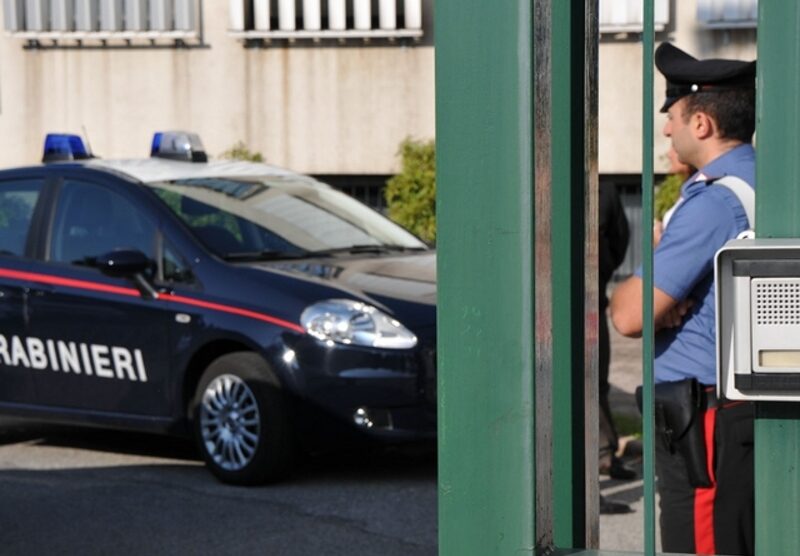 Carabinieri in azione a Carate Brianza