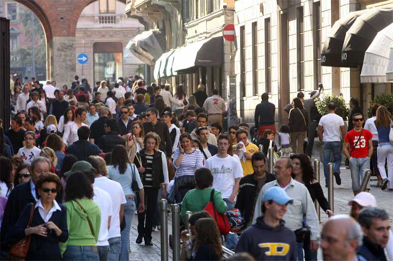 Una ventenne arrestata per rapina impropria in centro città