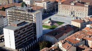 Monza - Piazza Trento e Trieste e il municipio