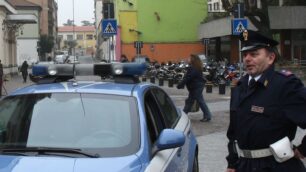 Una volante della polizia di Stato a Monza