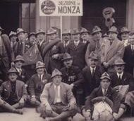 Monza e la storia dei suoi alpini
A partire dai loro “saluti scarponi”