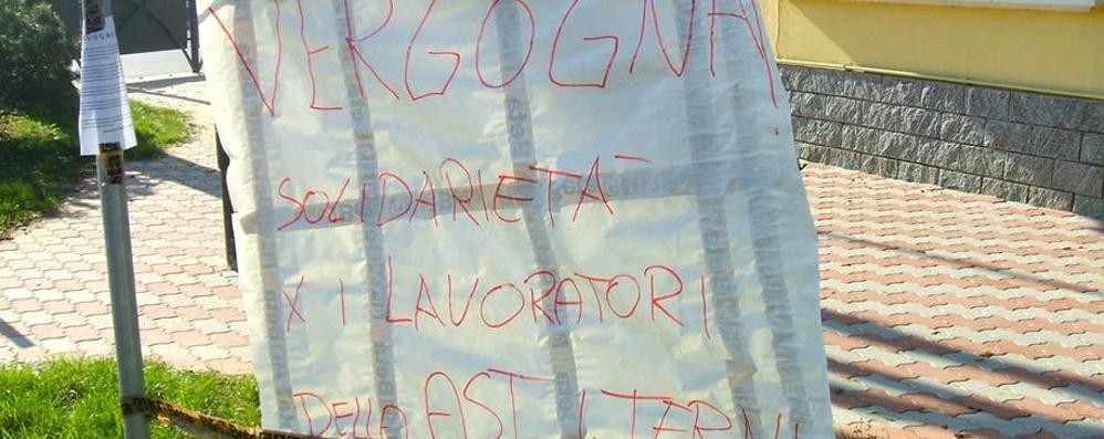 Beta di Sovico, sciopero e striscione per i colleghi della Ast di Terni