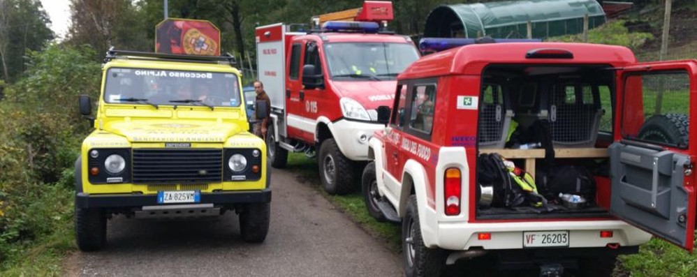 Cala il buio, escursionista di Besana si perde in montagna