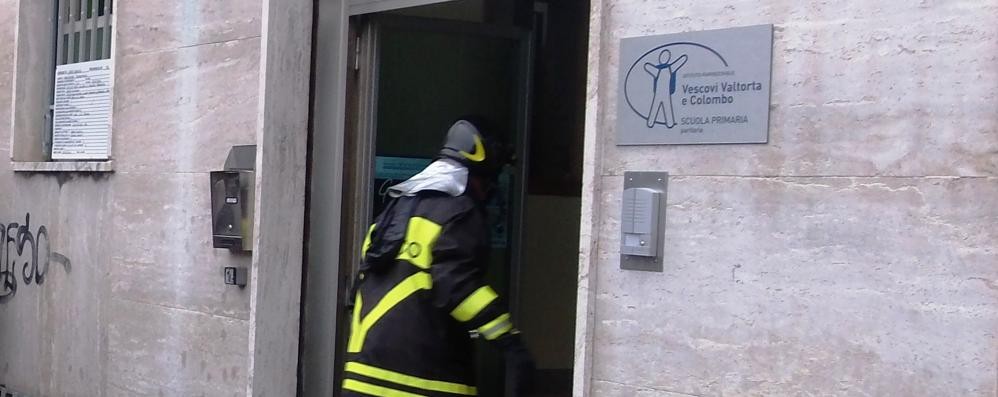 Carate, vigili del fuoco a scuola per il corto circuito di un contatore