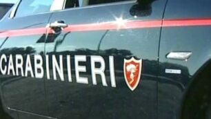 Moto a folle velocità contro i carabinieri, rapina fallita al Globo