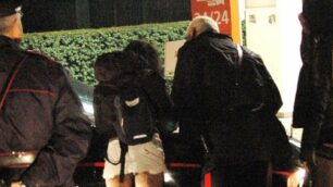 Palpeggiano e rapinano due prostitute a Lentate, arrestati e condannati i finti poliziotti