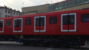 Il metrò MM1 arriva a Monza: ma è in treno e solo di passaggio