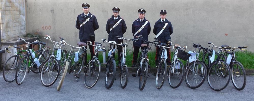 Tre bici sul furgone a Triuggio, dieci in un capannone: denunciato per ricettazione