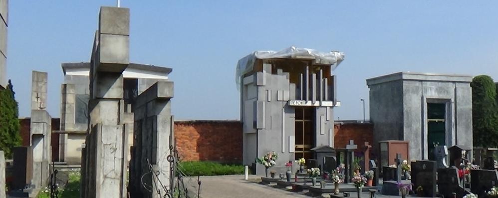 Furto di rame al cimitero di Varedo