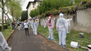 Monza, le Pulizie di primavera in viale Cesare Battisti