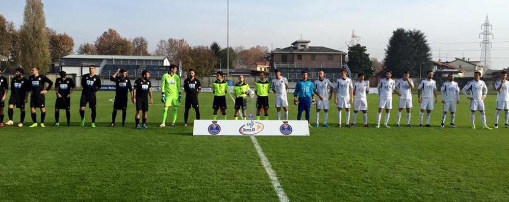 Seregno e Folgore Caratese schierate prima della partita