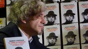 Marco Castoldi presenta "Il libro di Morgan" alla Feltrinelli di Monza