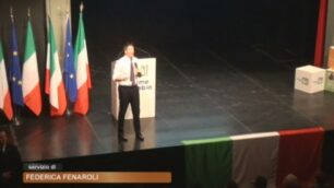 Referendum,  “one man show” di Matteo Renzi a Monza: il video