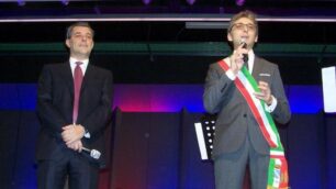 Seregno - Il vicesindaco Giacinto Mariani e il sindaco Edoardo Mazza sul palco