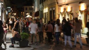 Monza: movida in via Bergamo in una notte d’estate