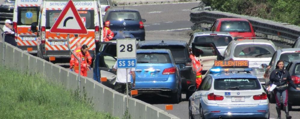 Valassina incidente 25 aprile Briosco