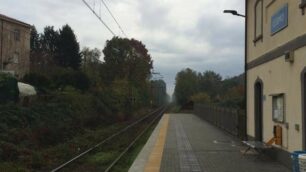 stazione lesmo linea seregno carnate macherio sovico ferrovia trenord