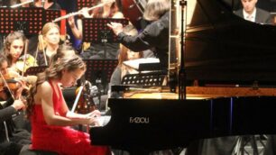 La giovane pianista russa Elizaveta Kliuchereva, seconda ex aequo Axel Trolese, la più applaudita della 30ma edizione (foto Volonterio)