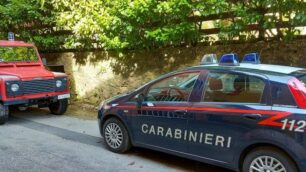 Carabinieri e vigili del fuoco sul posto