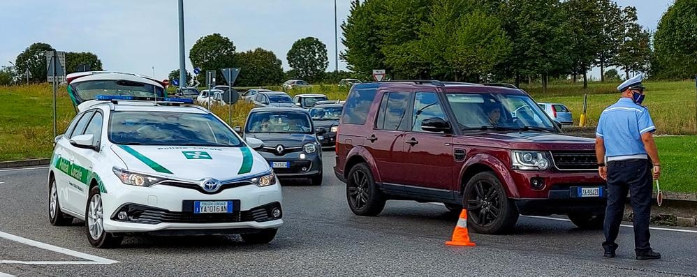 La polizia locale gestisce il traffico