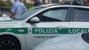 Polizia locale in via Italia a Monza