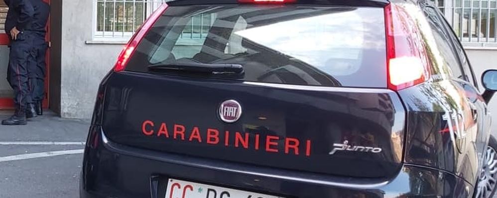 Carabinieri in azione a Paderno, controllato un bar