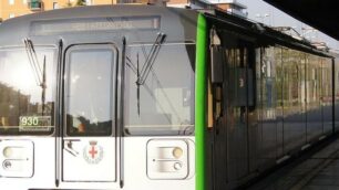 Un treno della linea verde della metropolitana milanese