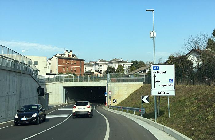 L’imbocco del tunnel della Sp6