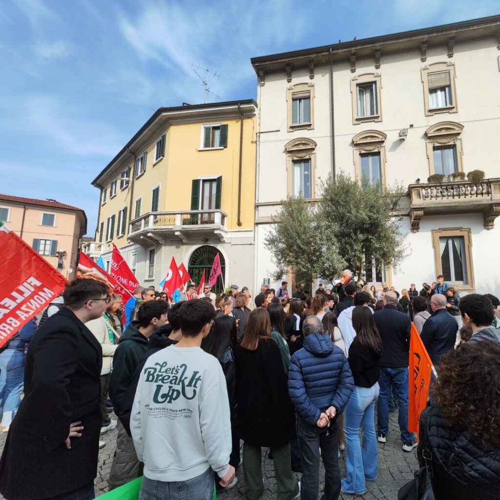 Alcuni dei partecipanti alla manifestazione di Libera a Monza