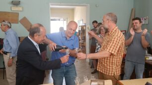 Villasanta il nuovo sindaco Lorenzo Galli festeggia la vittoria