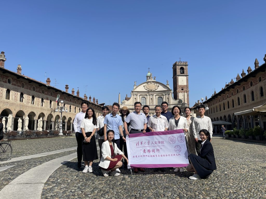 Studenti del dipartimento di Letterature e Culture mondiali Università di Tsinghua, Cina