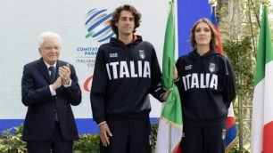 Olimpiadi Parigi 2024 Arianna Errigo e Gianmarco Tamberi con il presidente Sergio Mattarella alla consegna della bandiera - foto Quirinale