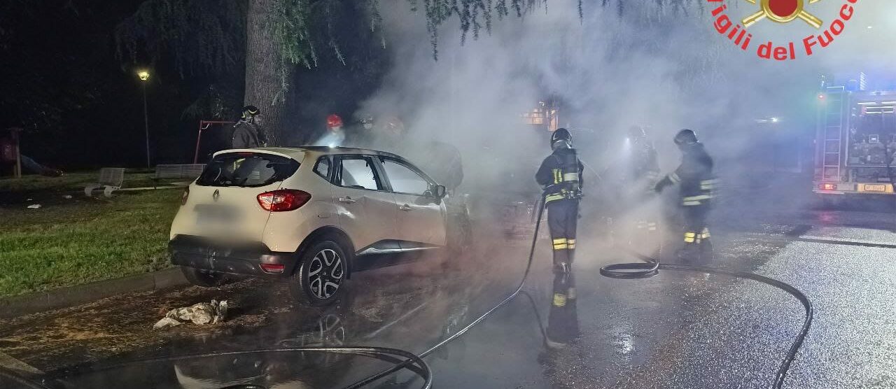 Sovico incendio auto