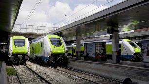 Treno Caravaggio Stazione Milano Garibaldi