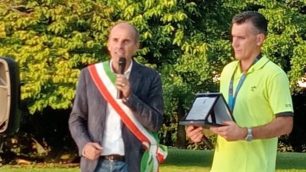 Il sindaco Luca Santambrogio con Igor Cassina