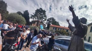 Paderno Dugnano funerale triplice omicidio via Anzio