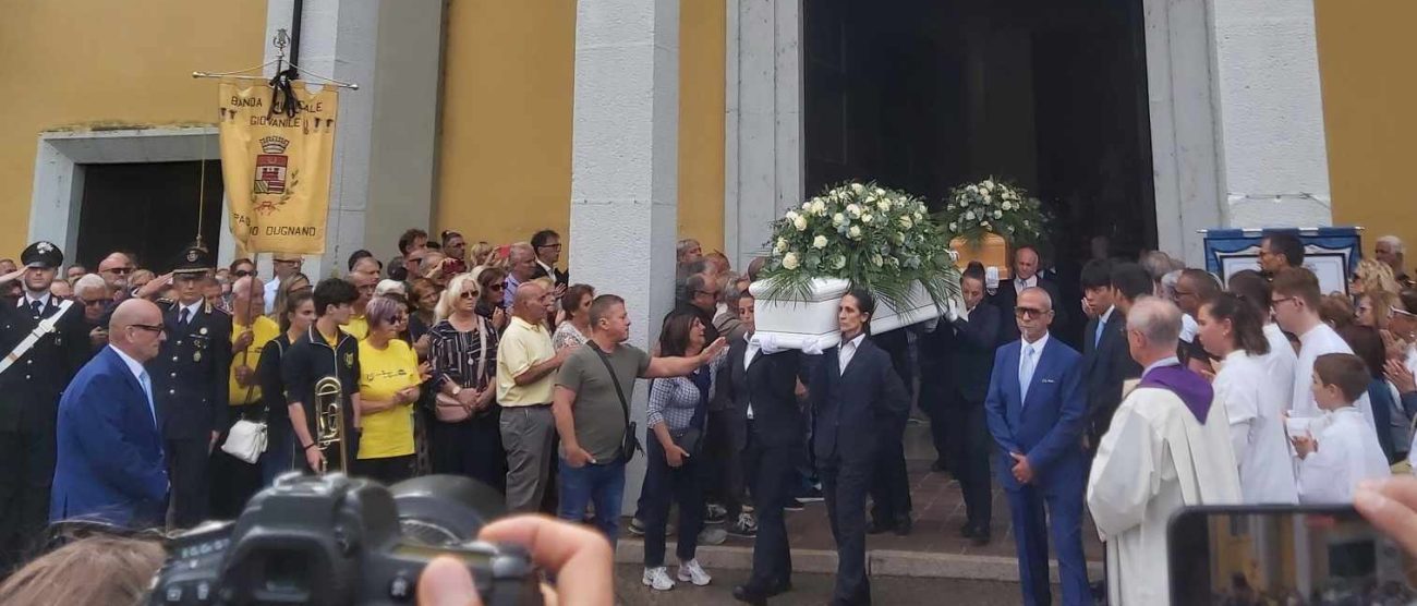 Paderno Dugnano funerale triplice omicidio via Anzio