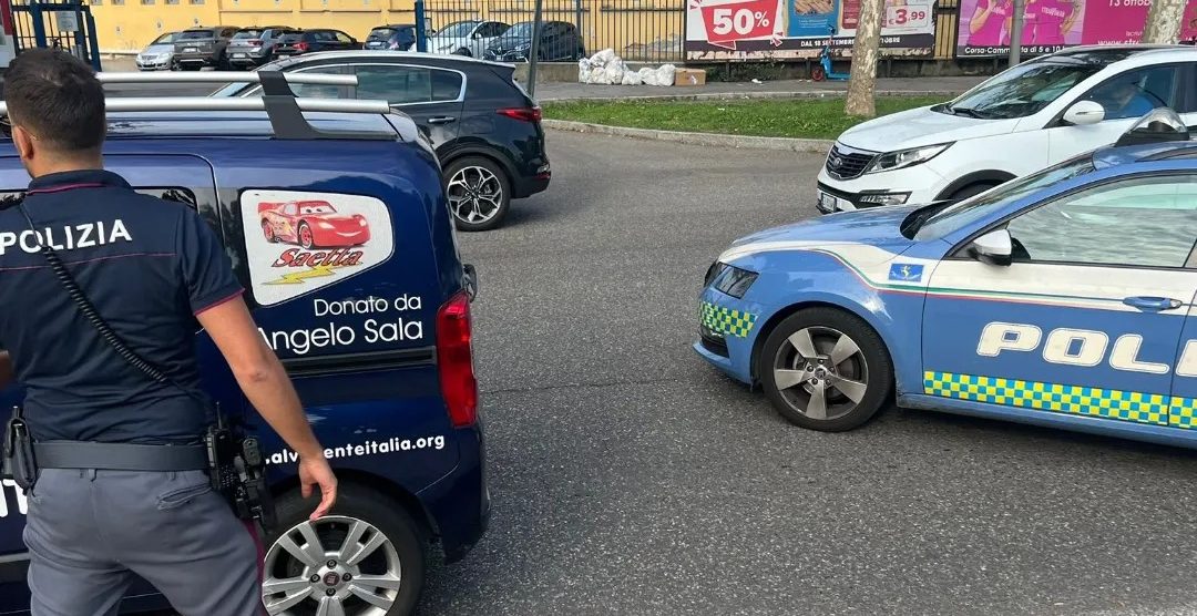 Salvagente polizia Rondò dei Pini Monza