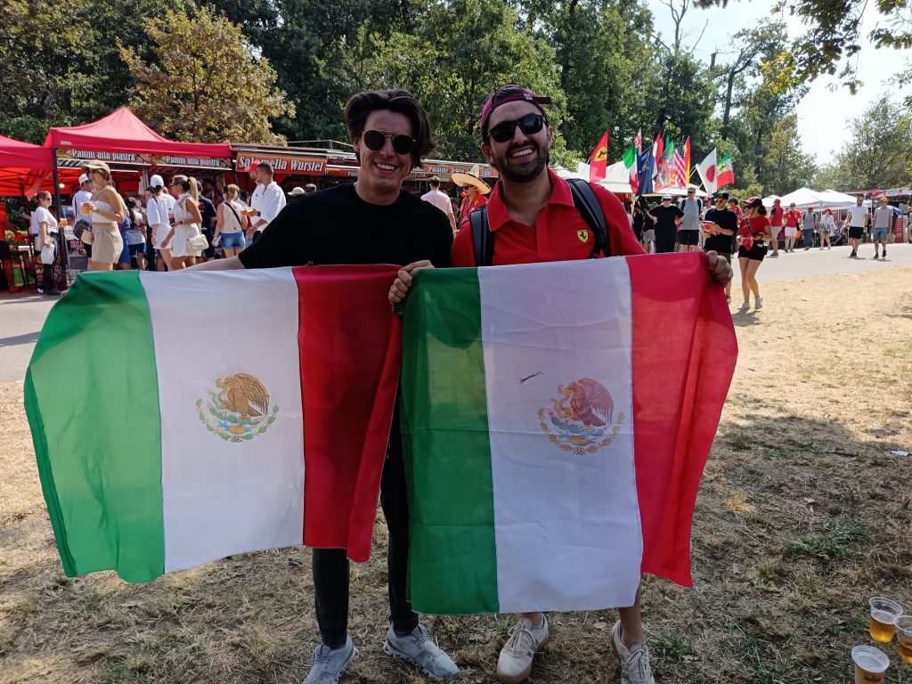 F1 Gp Italia Monza tifosi Jorge e Armando, studenti dal Messico - foto Fenaroli