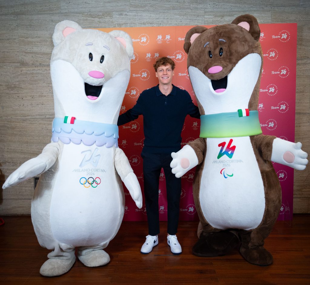 Jannik Sinner mascotte Olimpiadi Milano Cortina 2026