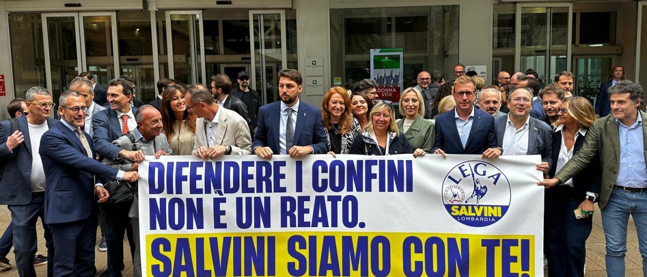 Flash mob Lega Regione Lombardia per Salvini Open Arms