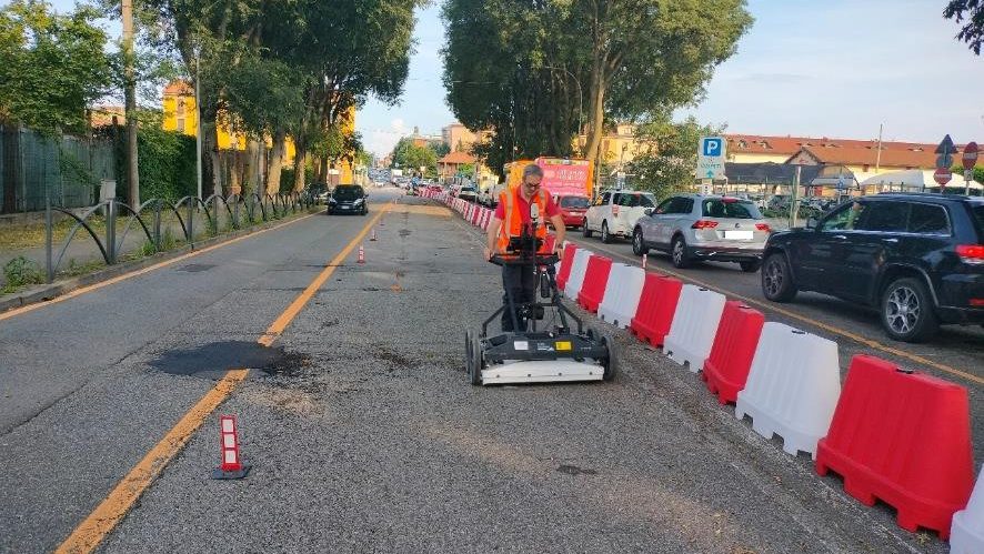 Monza lavori Brianzacque viale Campania